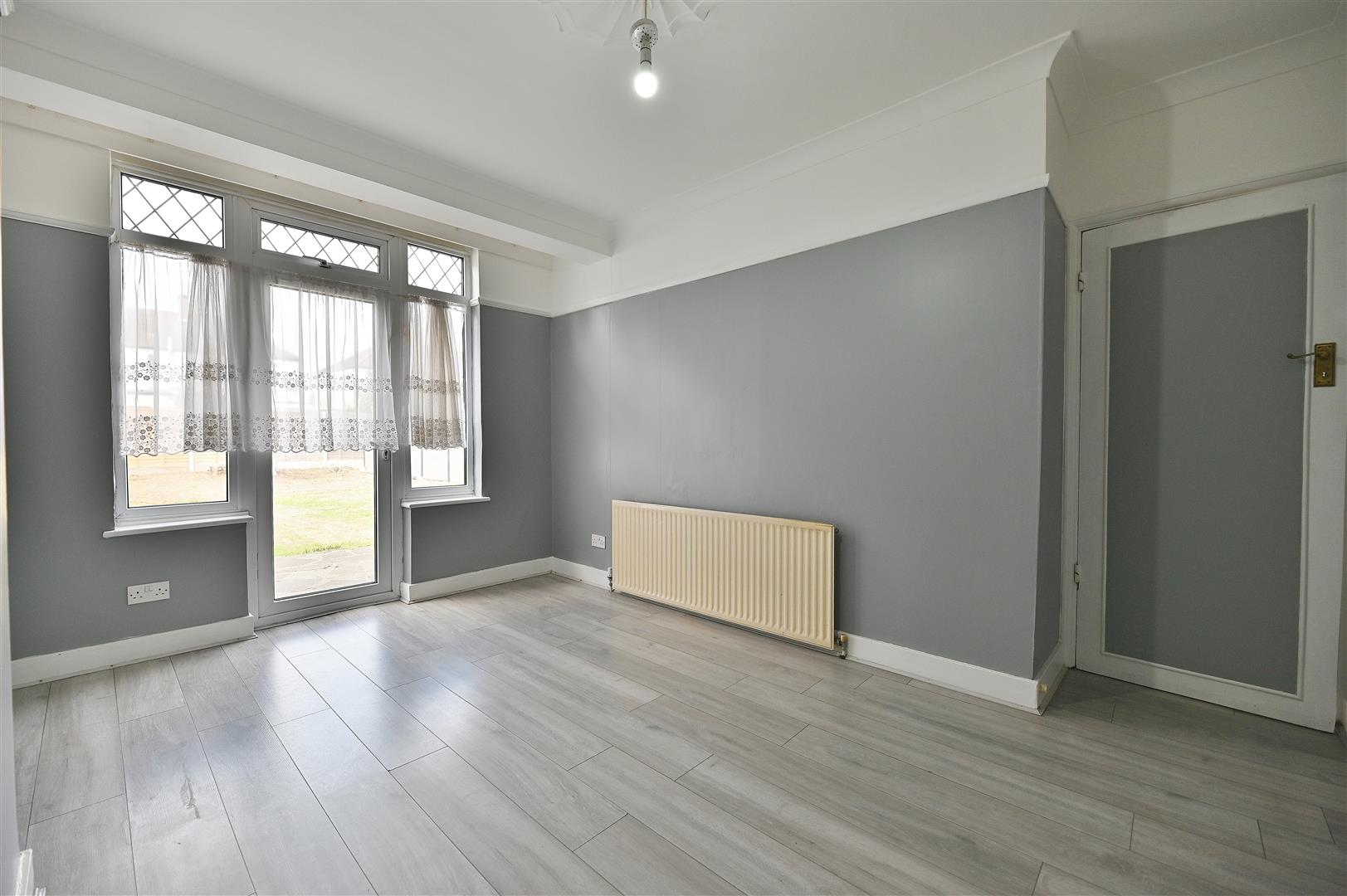 Flat Fairlop Road in Greater London