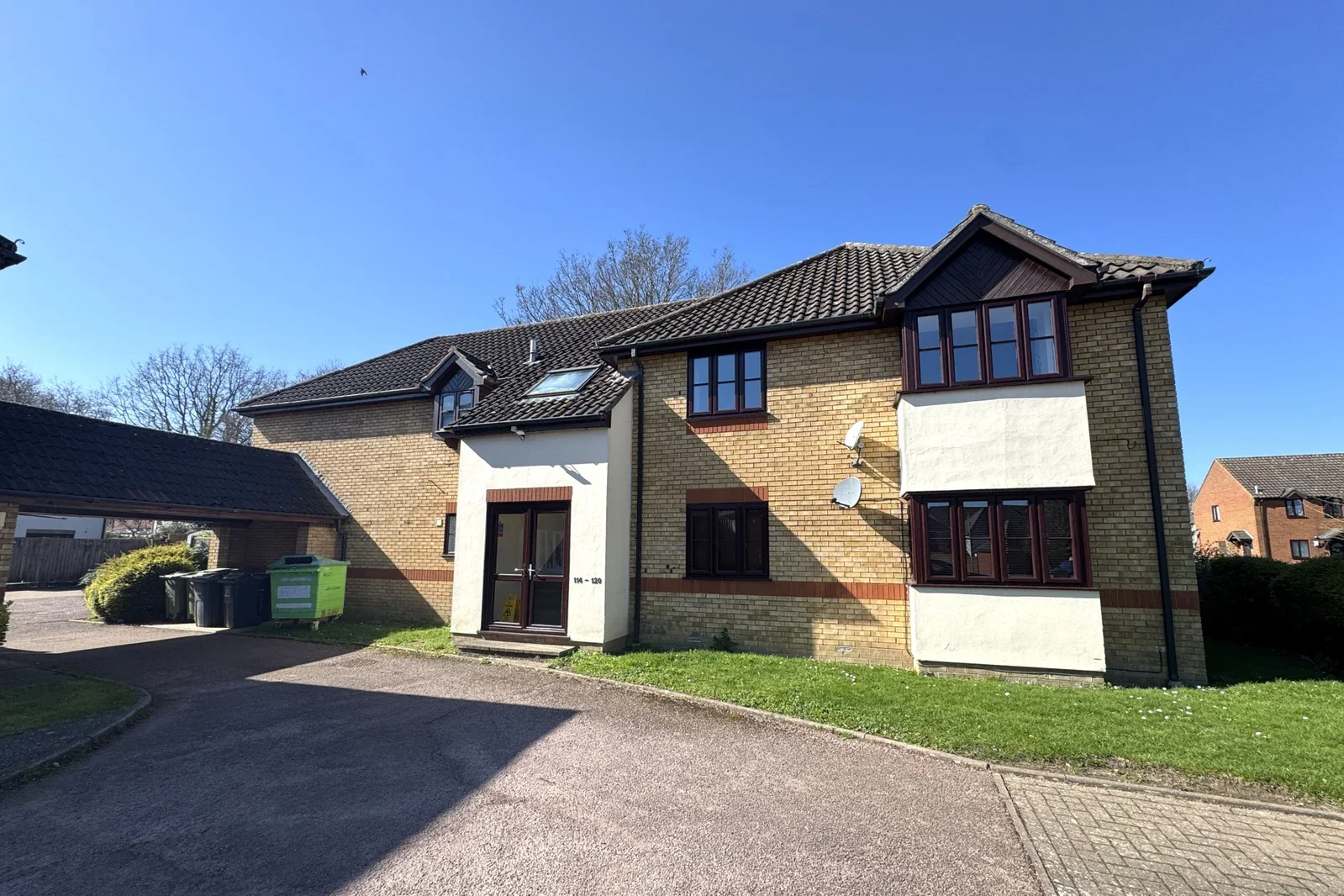 Flat Constance Close in Witham