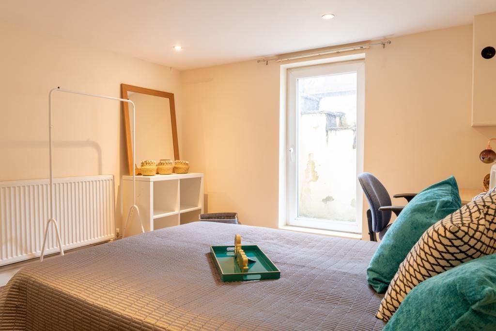 Room Courtenay Street in Cheltenham