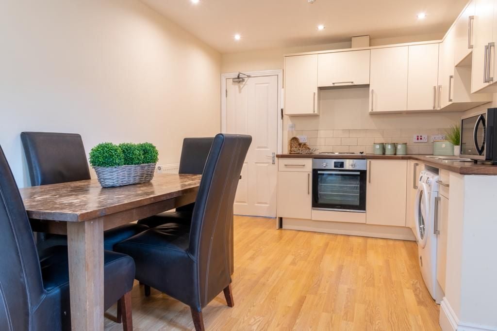 Room Courtenay Street in Cheltenham