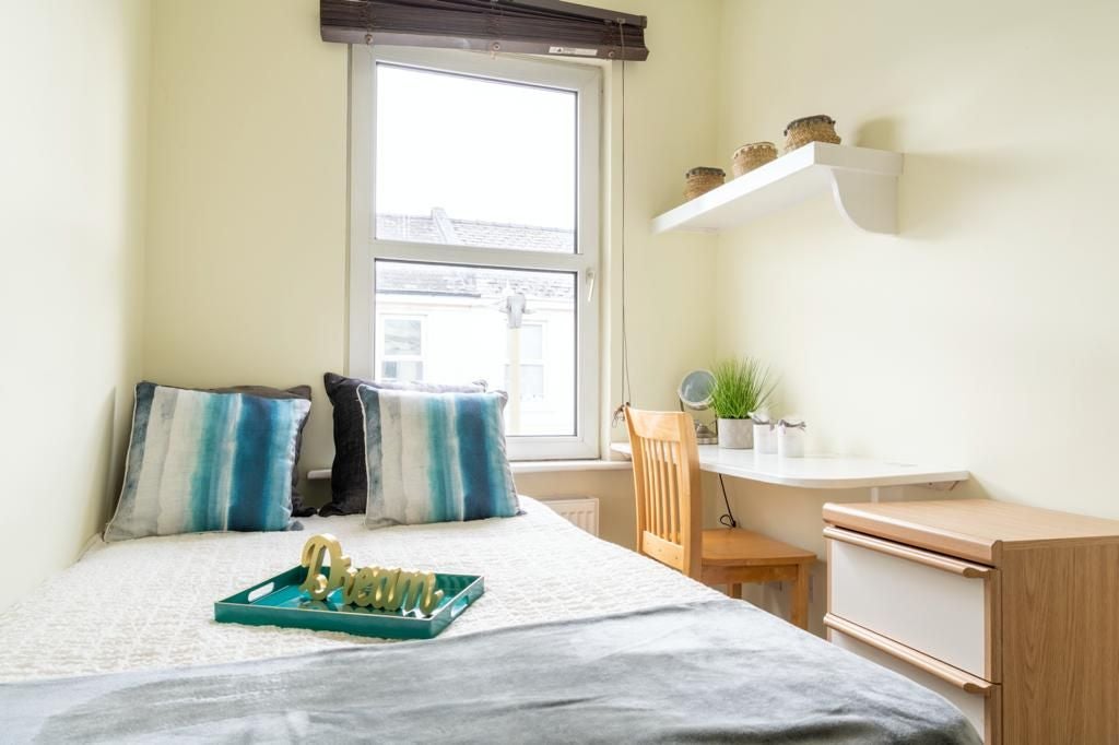 Room Courtenay Street in Cheltenham