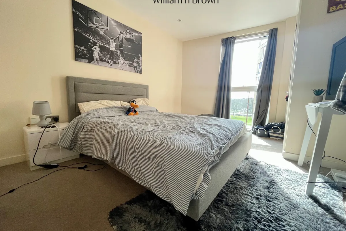 Flat Marconi Plaza in Chelmsford
