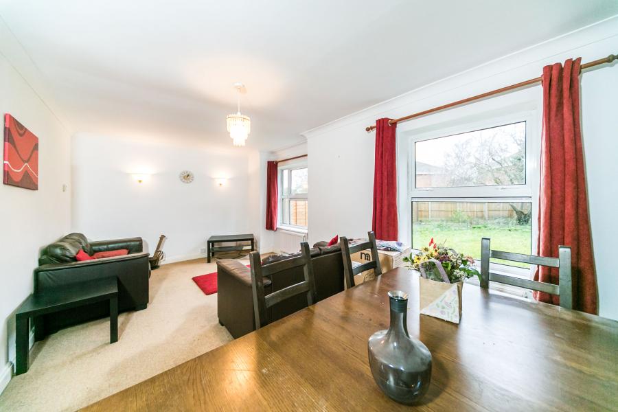 Flat Coley Avenue in Reading