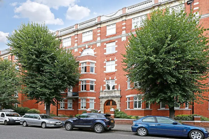 House Abingdon Villas in Greater London