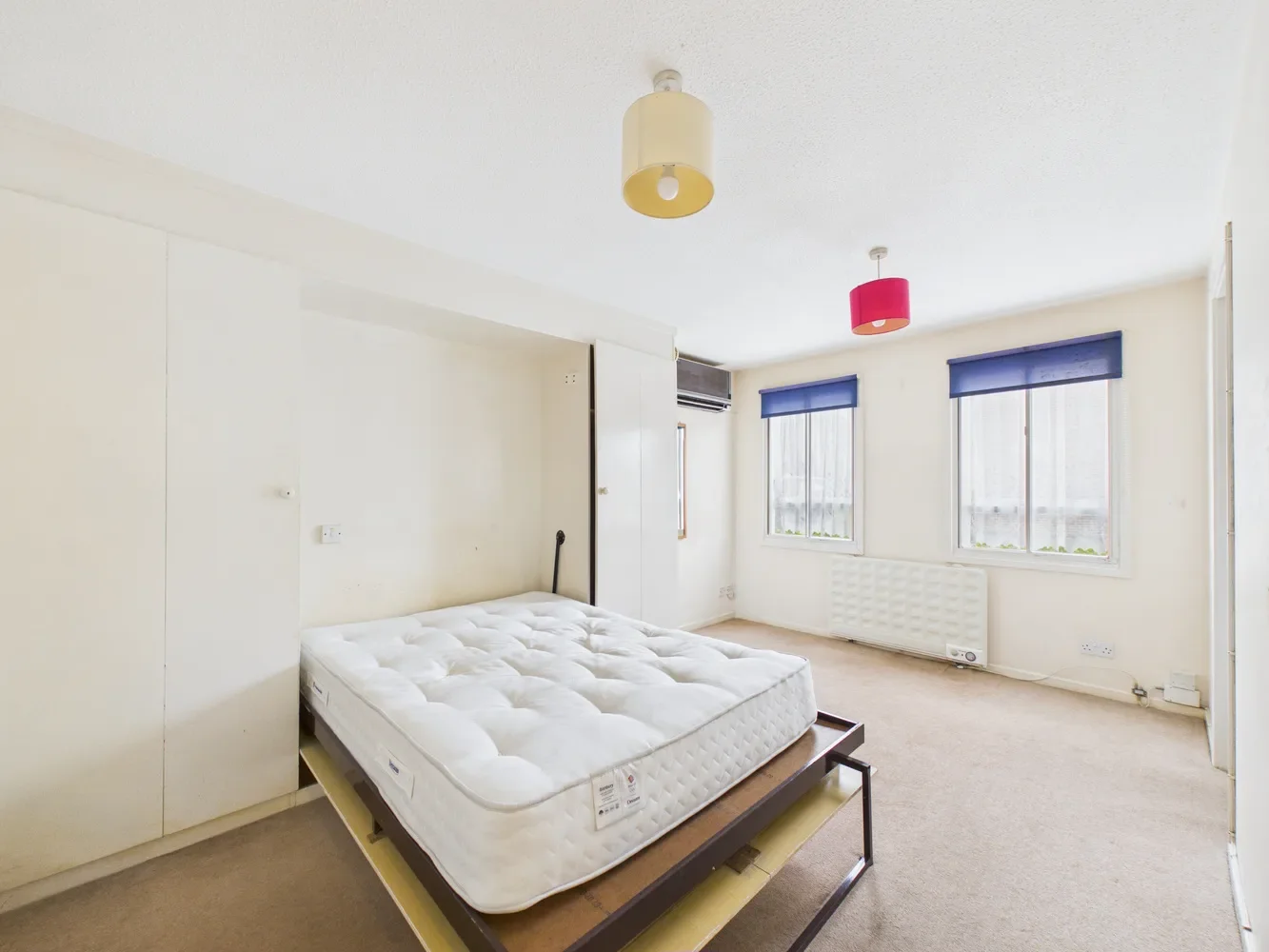 Flat Fotheringay Gardens in Slough