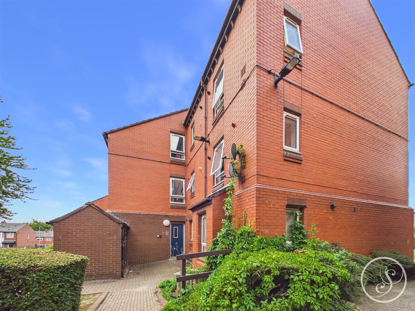 Flat St Johns Court in Leeds