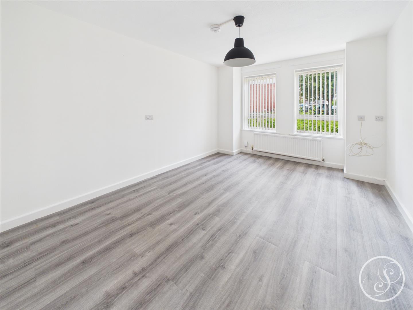 Flat St Johns Court in Leeds