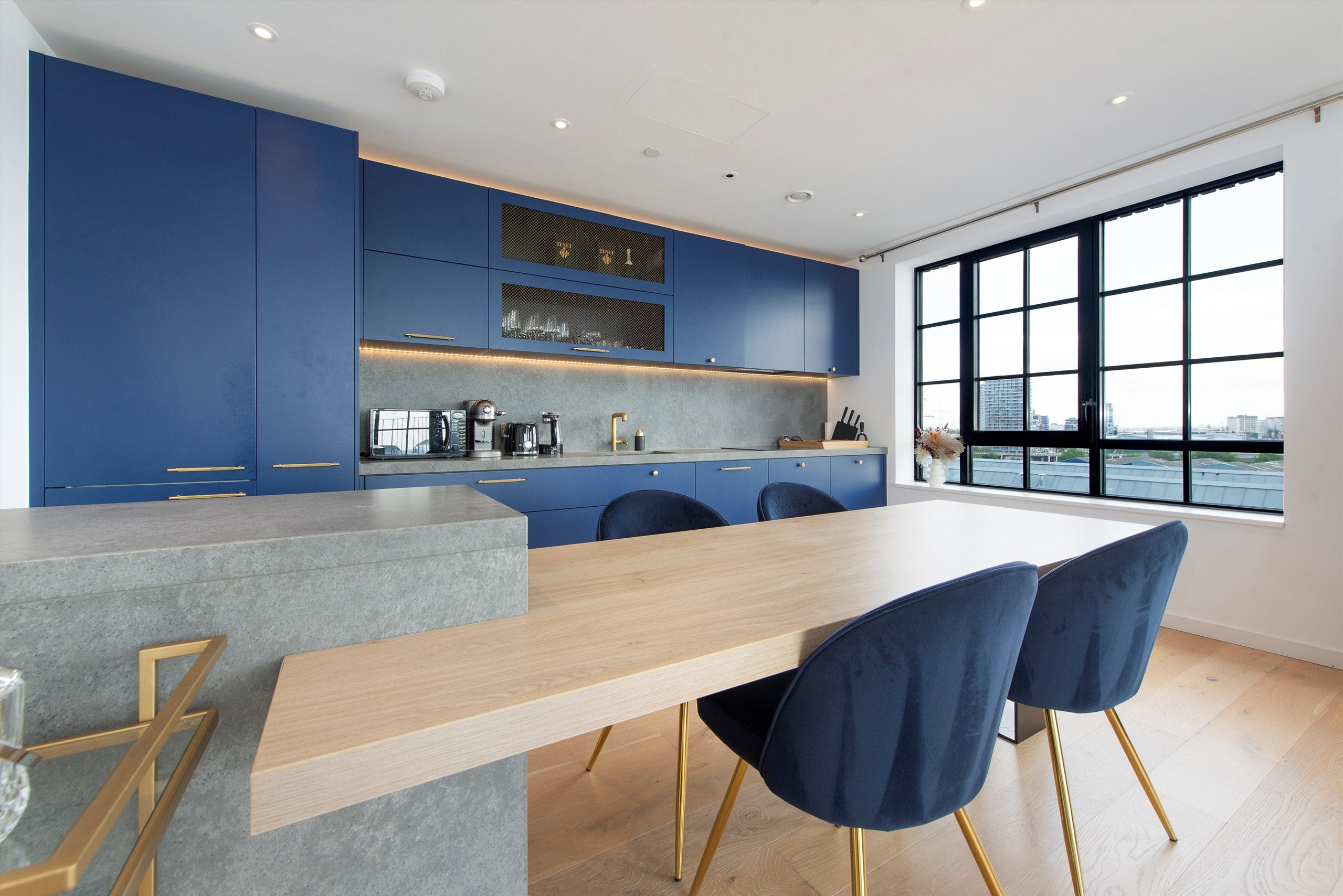 Flat Orchard Place in Greater London