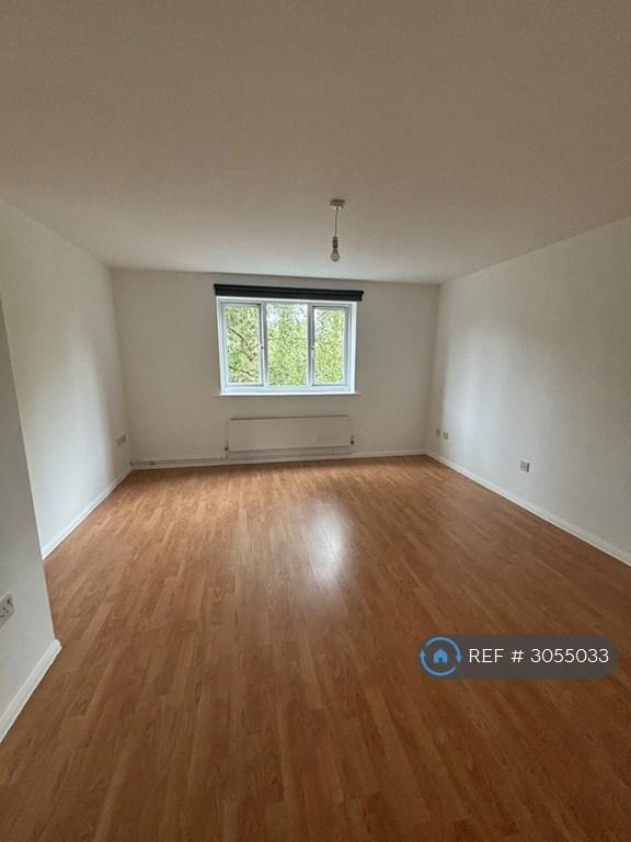 Flat Bream Close in Greater London