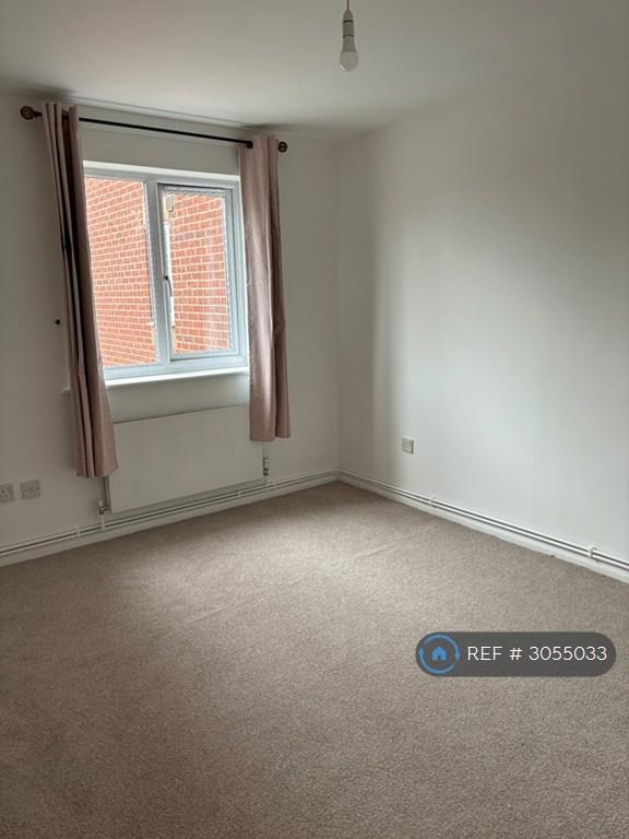 Flat Bream Close in Greater London