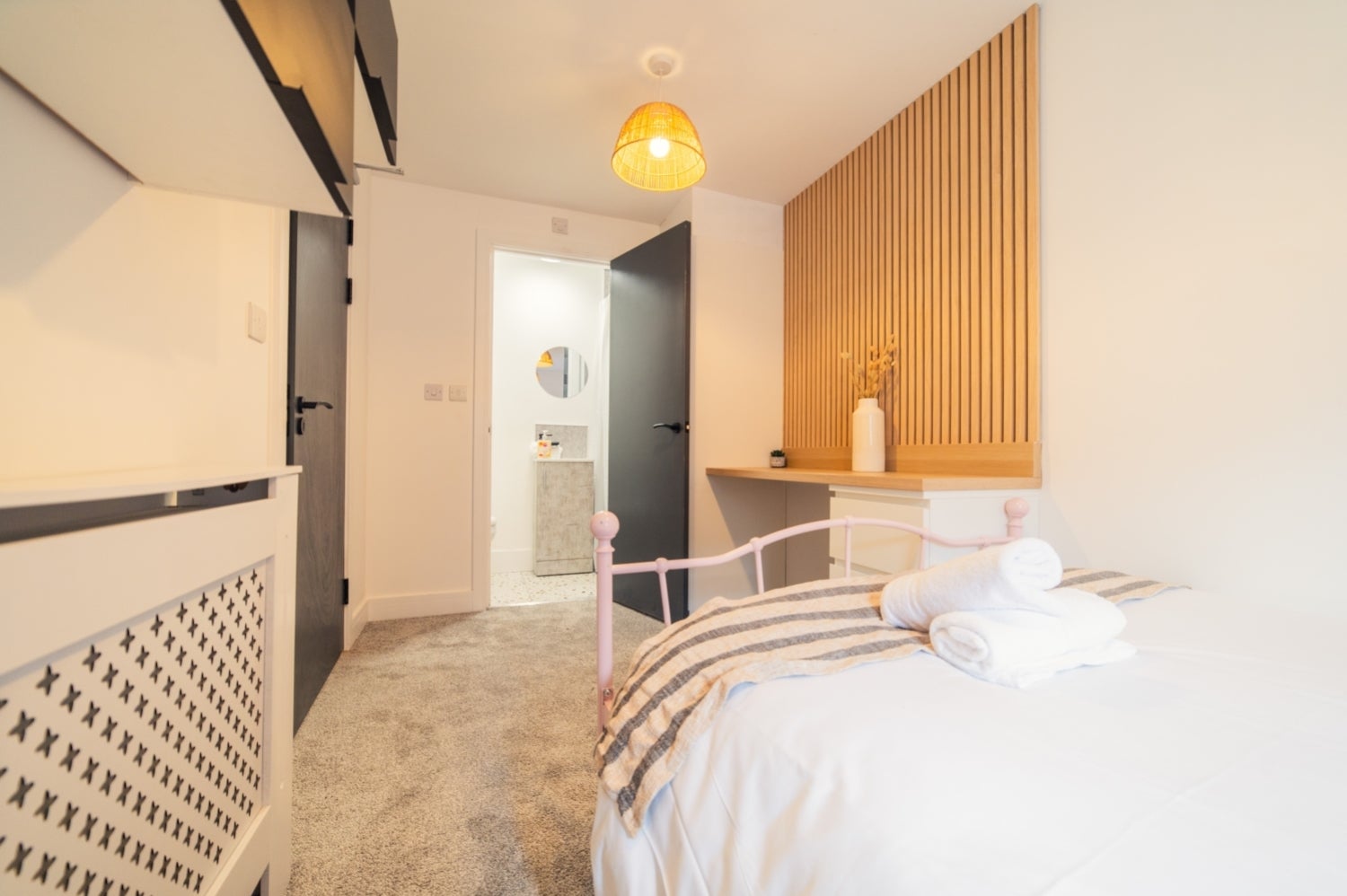Room Zinc Street in Cardiff