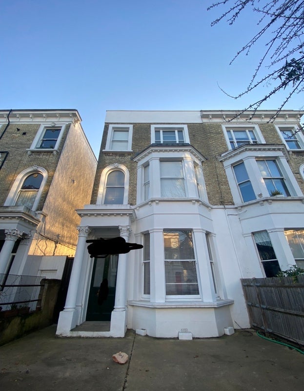 Room Boscombe Road in Greater London