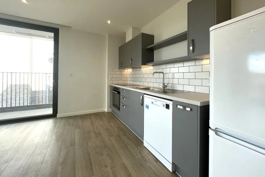 Flat Dartmouth Avenue in Woking