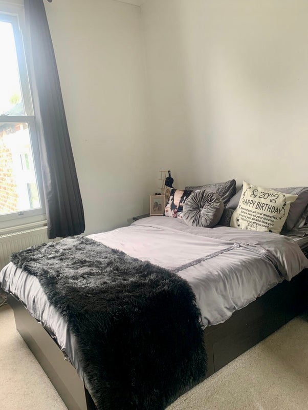 Room Fairbridge Road in Greater London