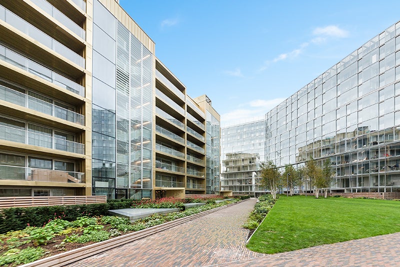 House Falcon Grove in Greater London