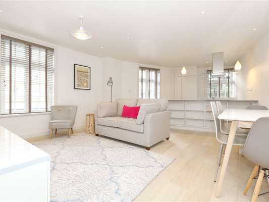 Flat Astey's Row in Greater London