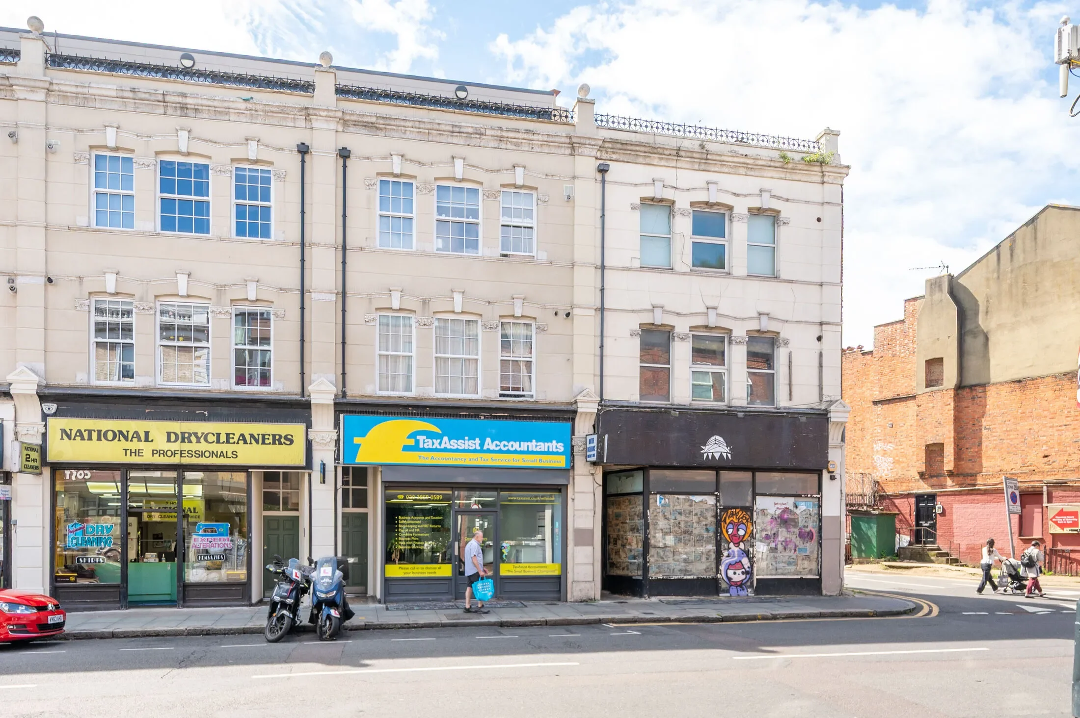 Flat Ellis Close in Greater London