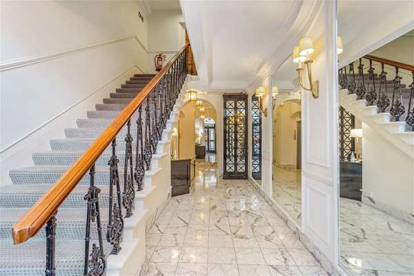 Flat Piccadilly in City of Westminster