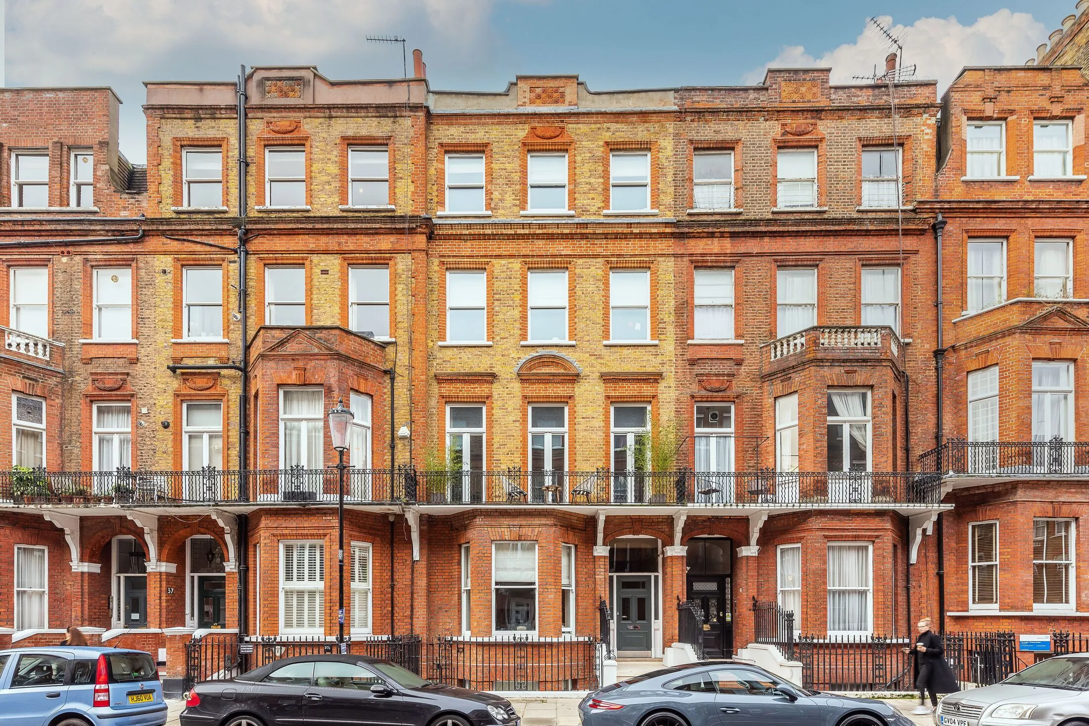 Flat Bina Gardens in Greater London