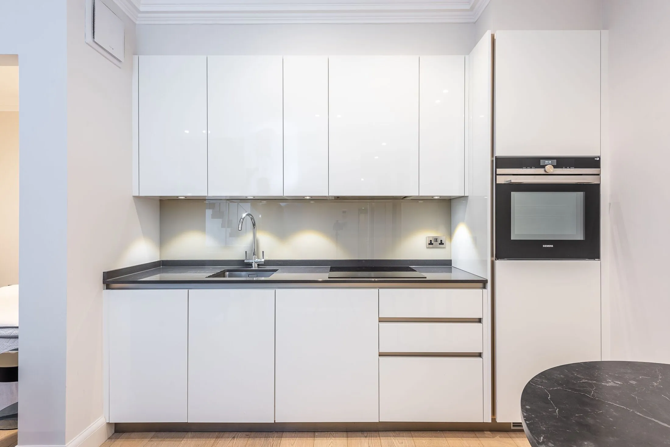 Flat Bina Gardens in Greater London