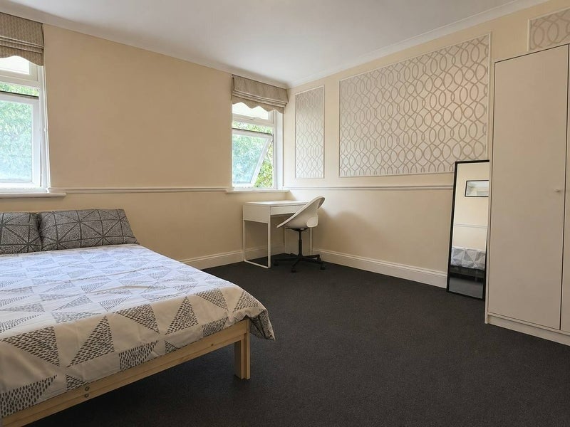 Room Peterborough Road in Greater London