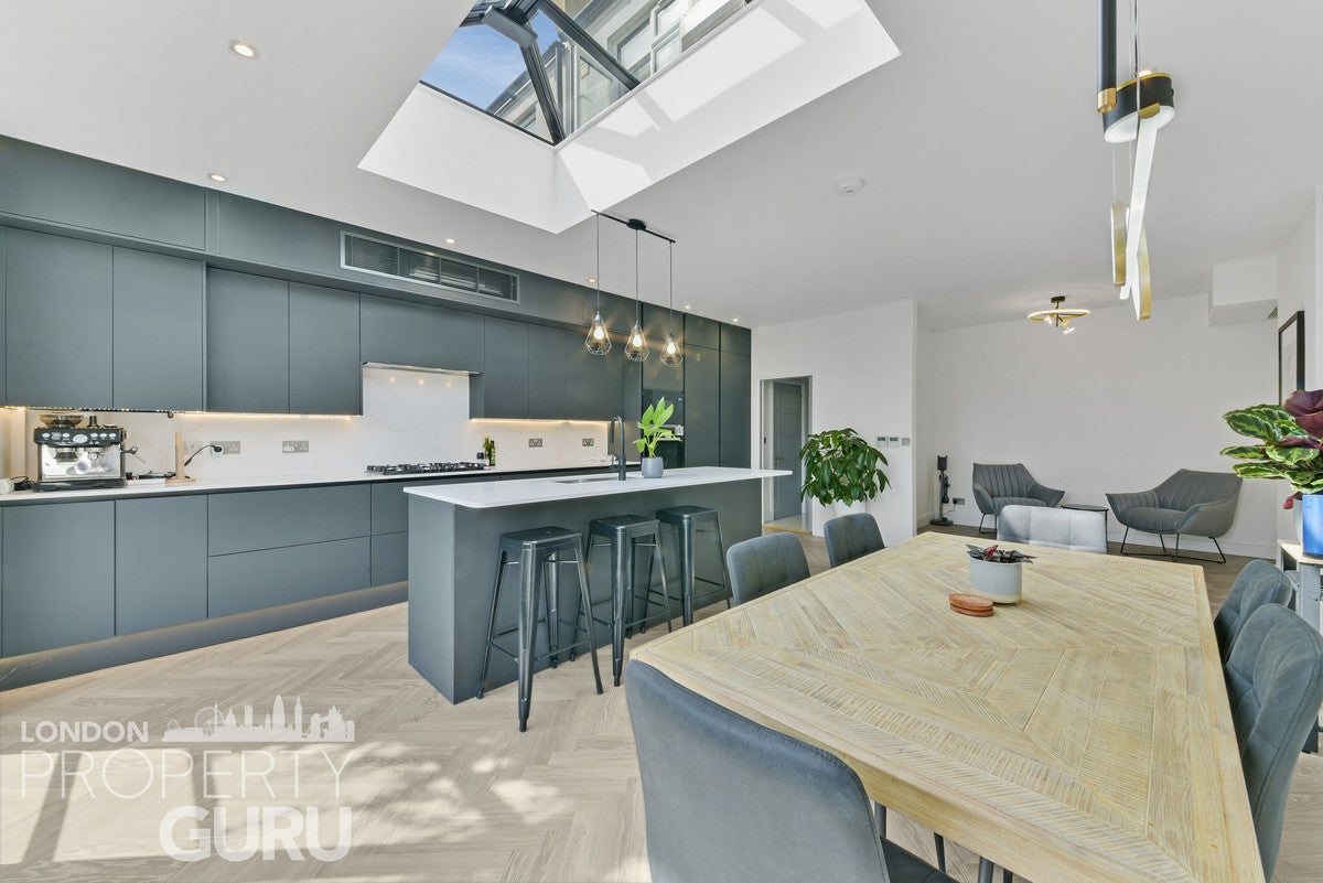 House Disraeli Road in Greater London