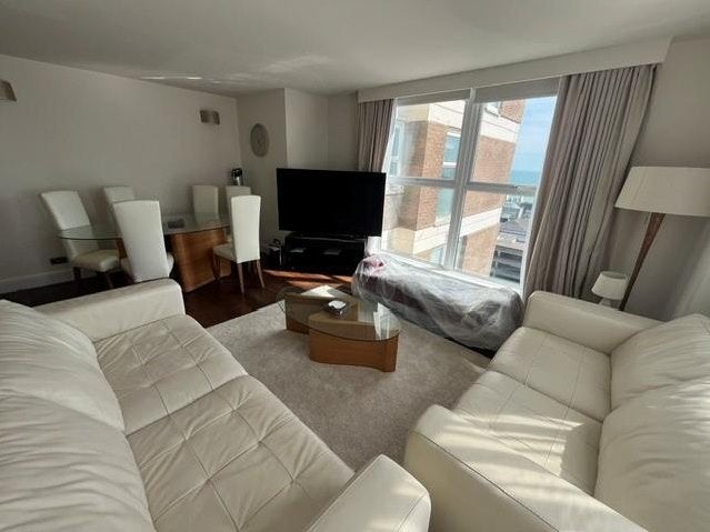 Flat Russell Square in Brighton