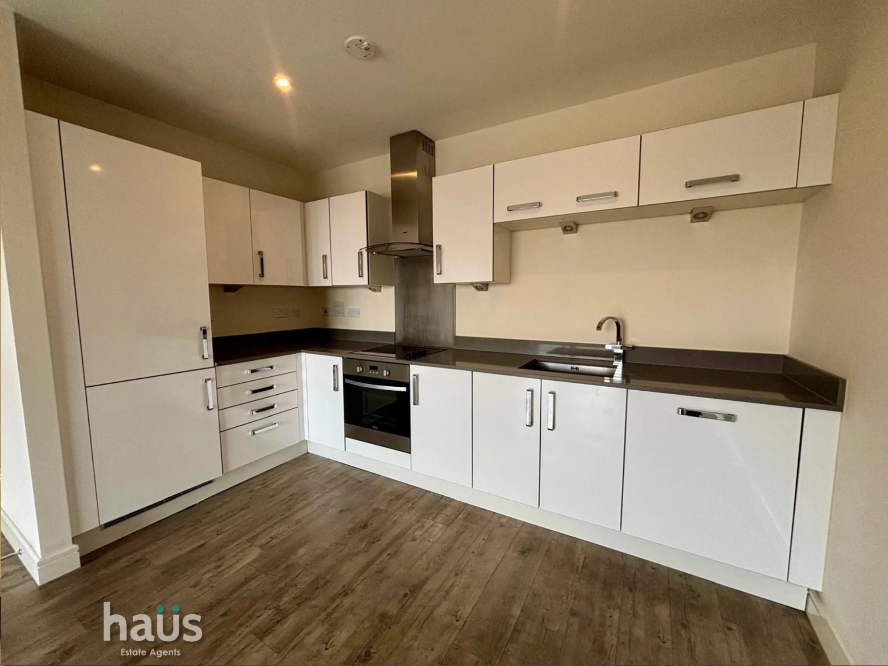 Flat Pearl Lane in Gillingham