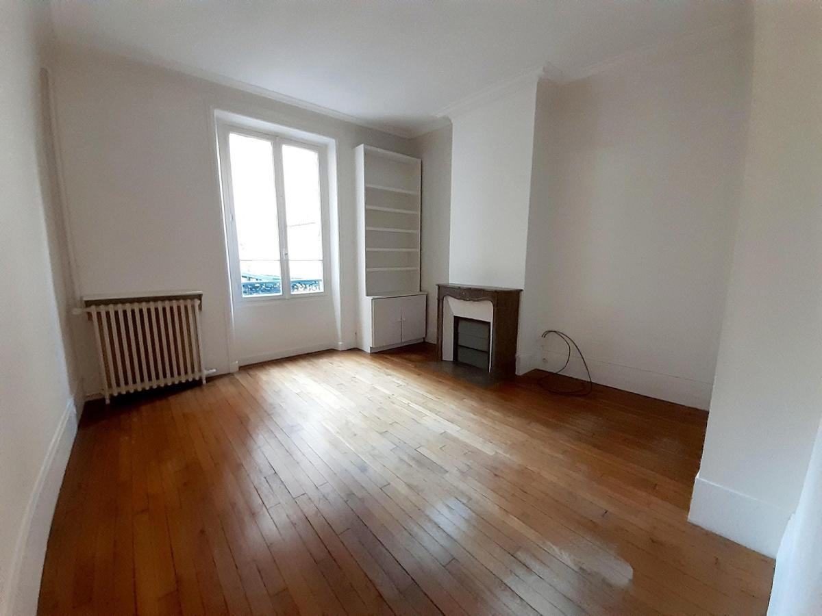 Flat Place Charles Digeon in Saint-Mandé