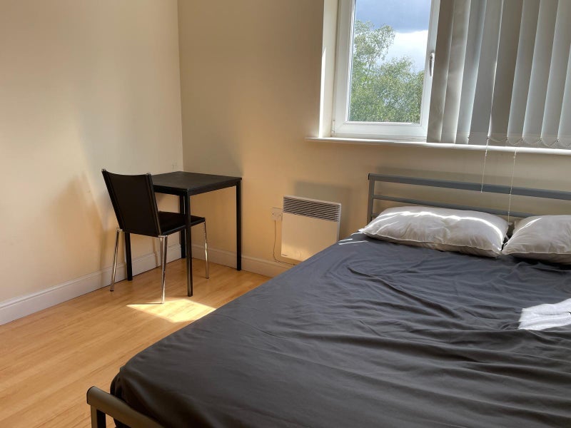 Room Moss Lane East in Manchester