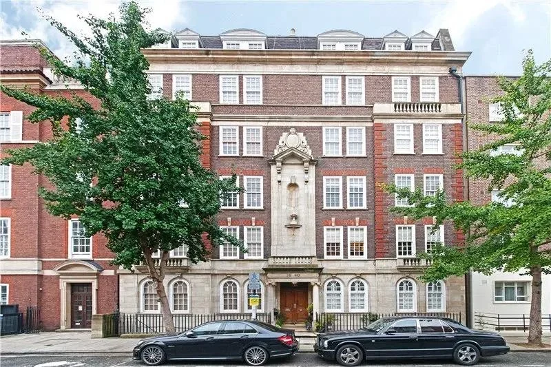 Flat Beaumont Street in City of Westminster