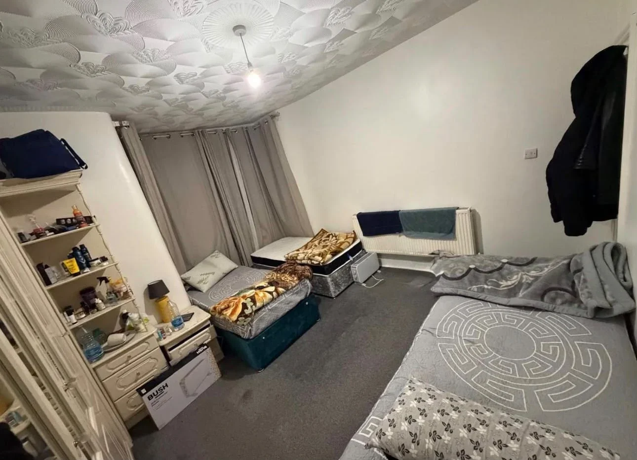 Room Colinton Road in Greater London