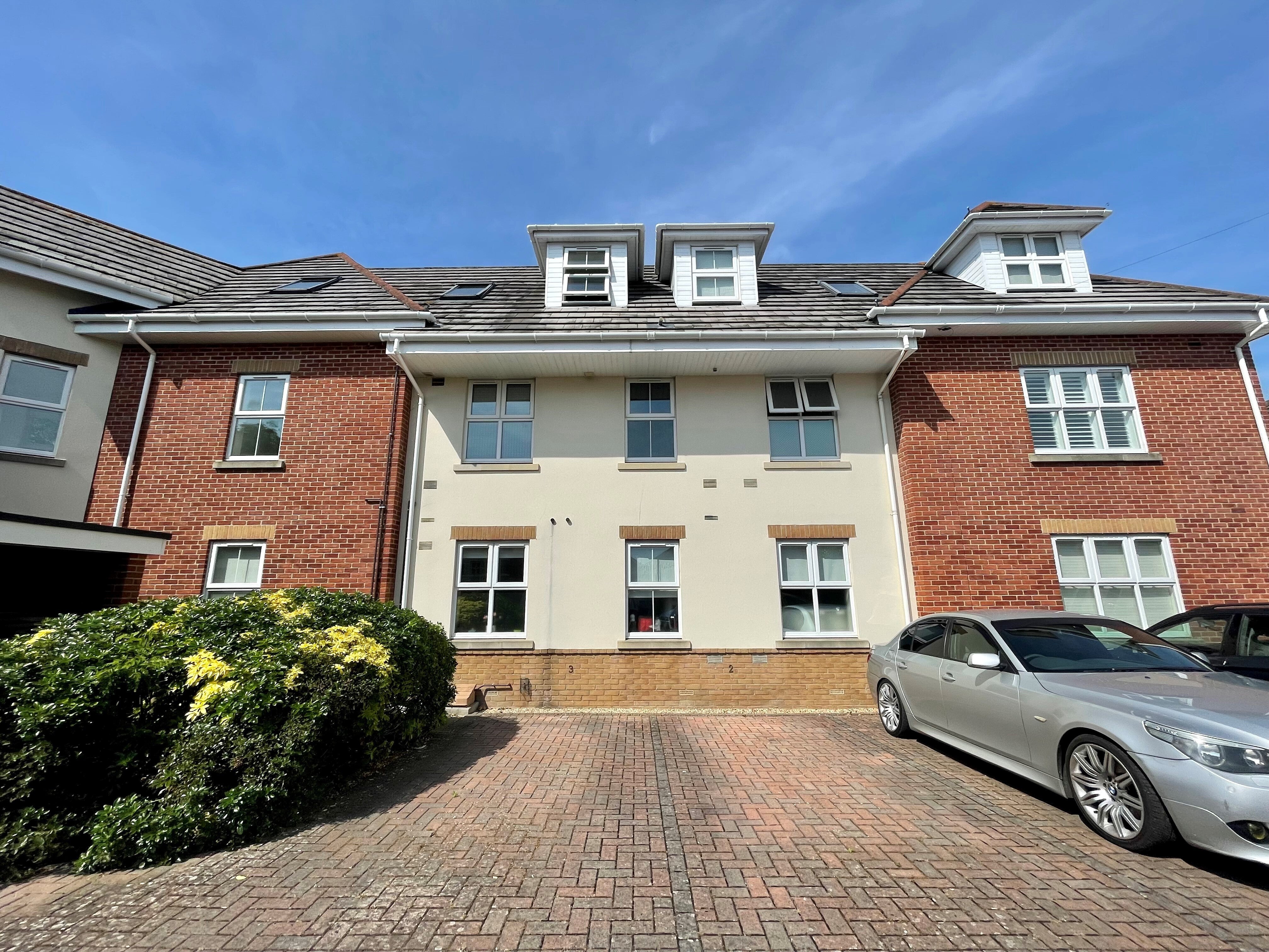 Flat Capstone Road in Bournemouth