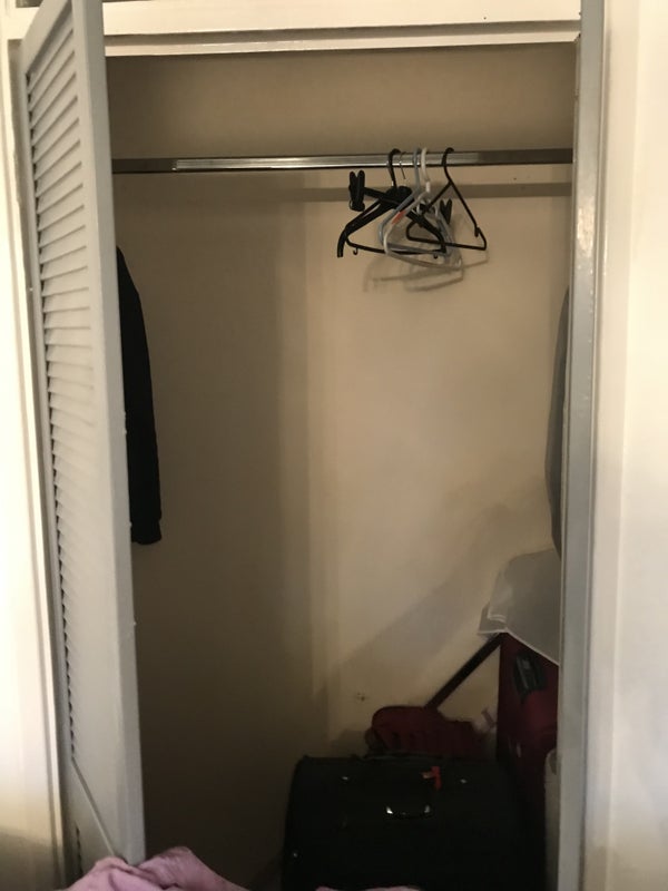 Room Colwyn Close in Crawley