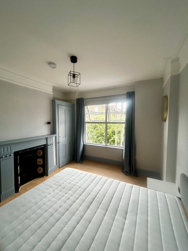 Room Chestnut Grove in Greater London