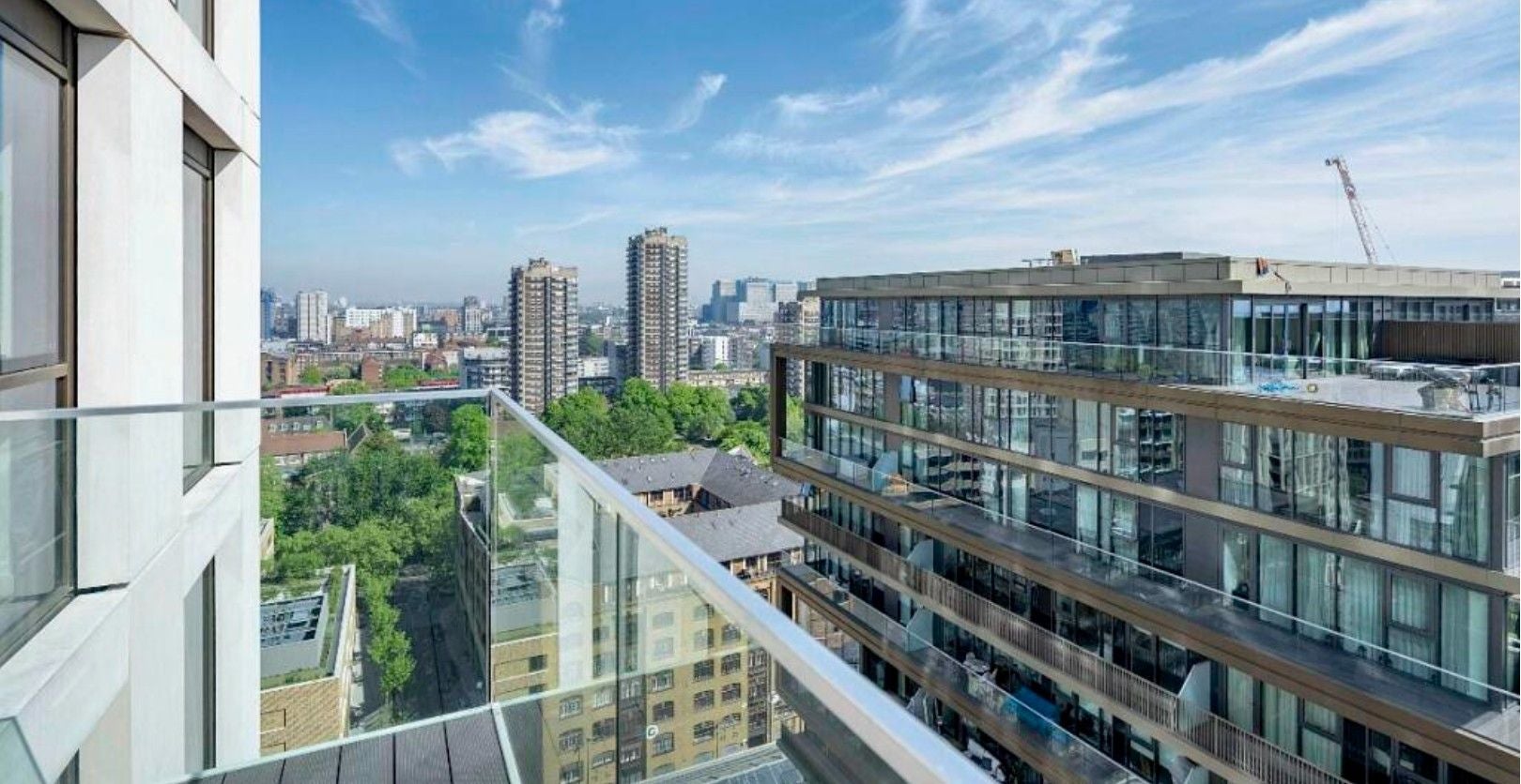Flat Waterside Promenade in Greater London