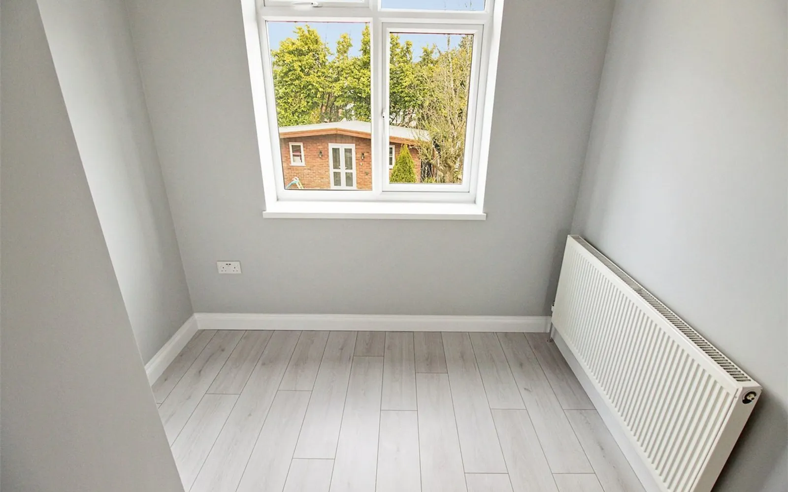 Flat Edward Road in Greater London