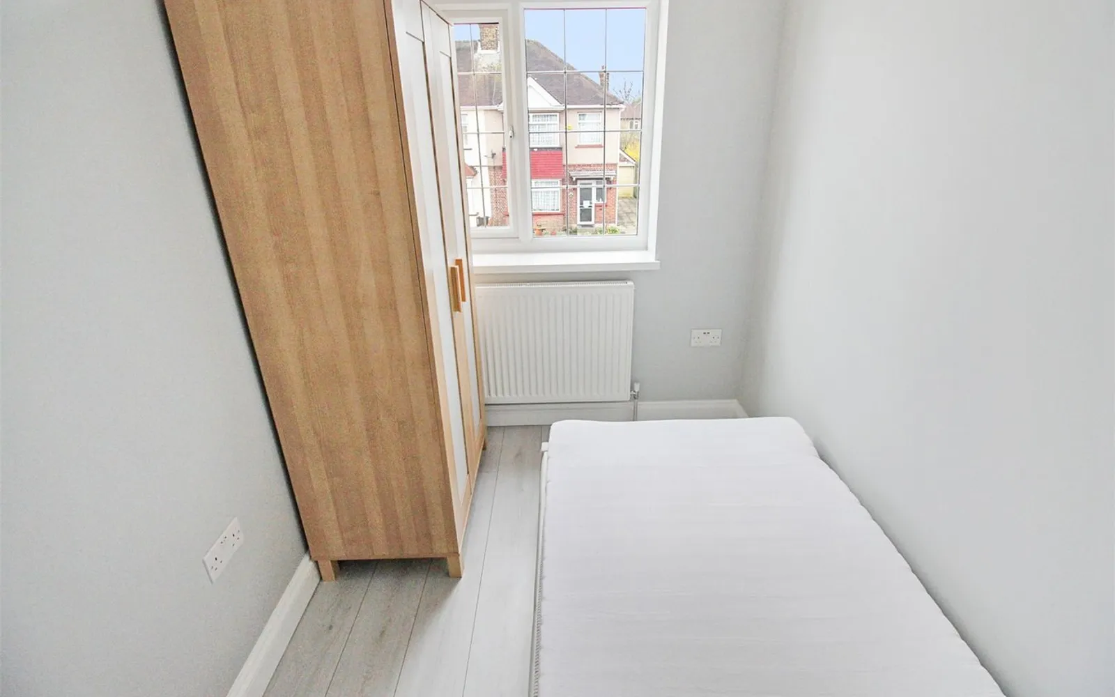 Flat Edward Road in Greater London