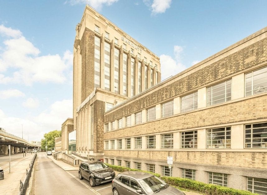 Flat Great West Road in Greater London