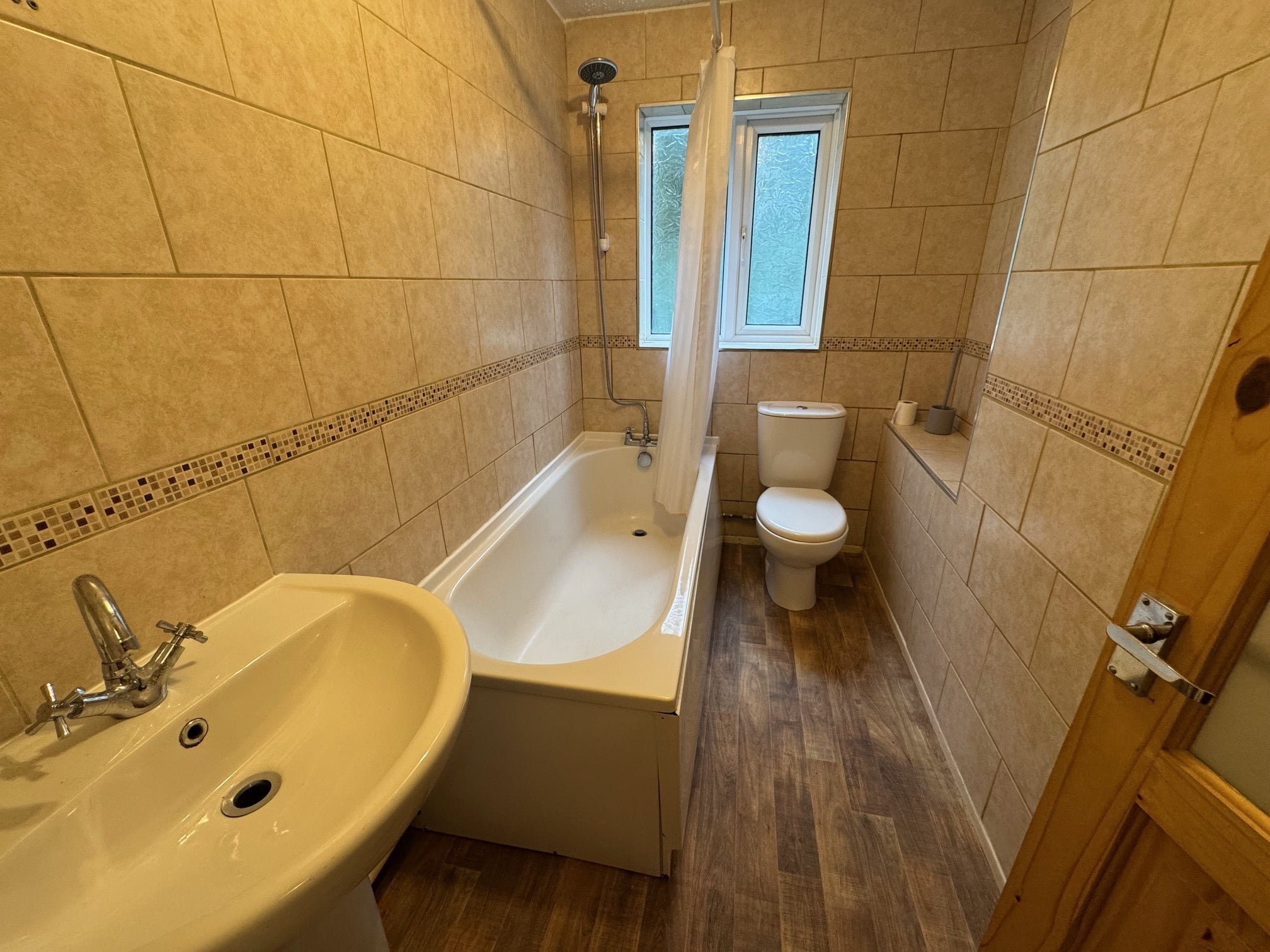 House Fulmar Close in Cardiff County