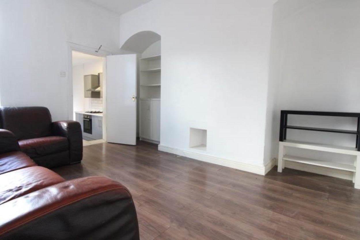 Flat Warton Terrace in Newcastle upon Tyne