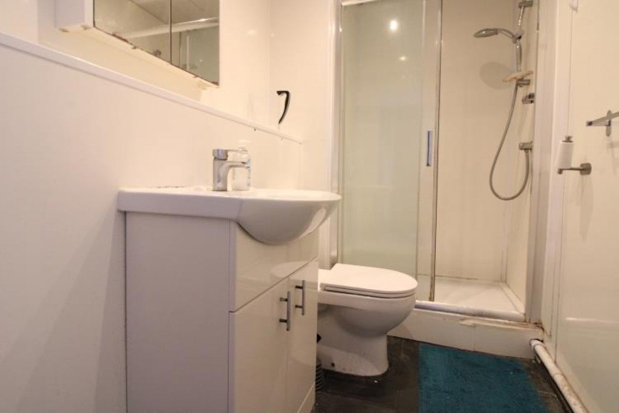 Flat Warton Terrace in Newcastle upon Tyne