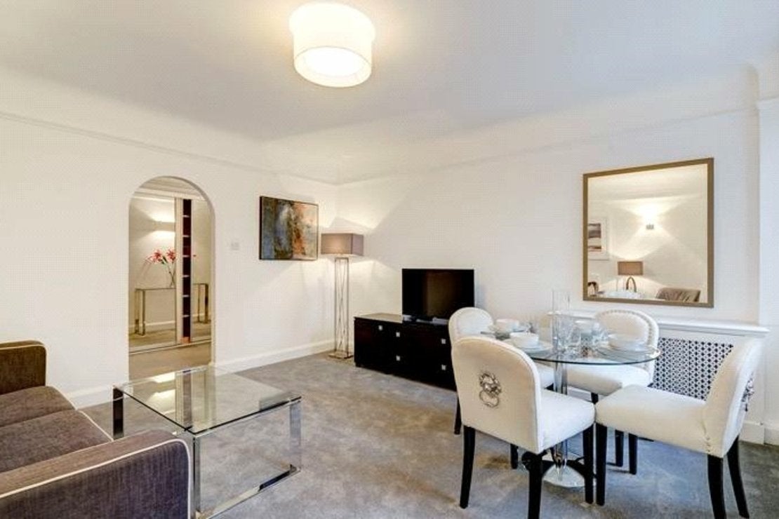 Flat Fulham Road in Greater London