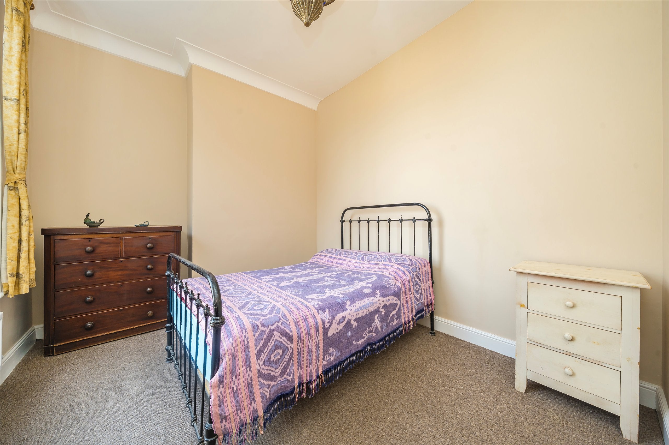Flat Montrell Road in Greater London