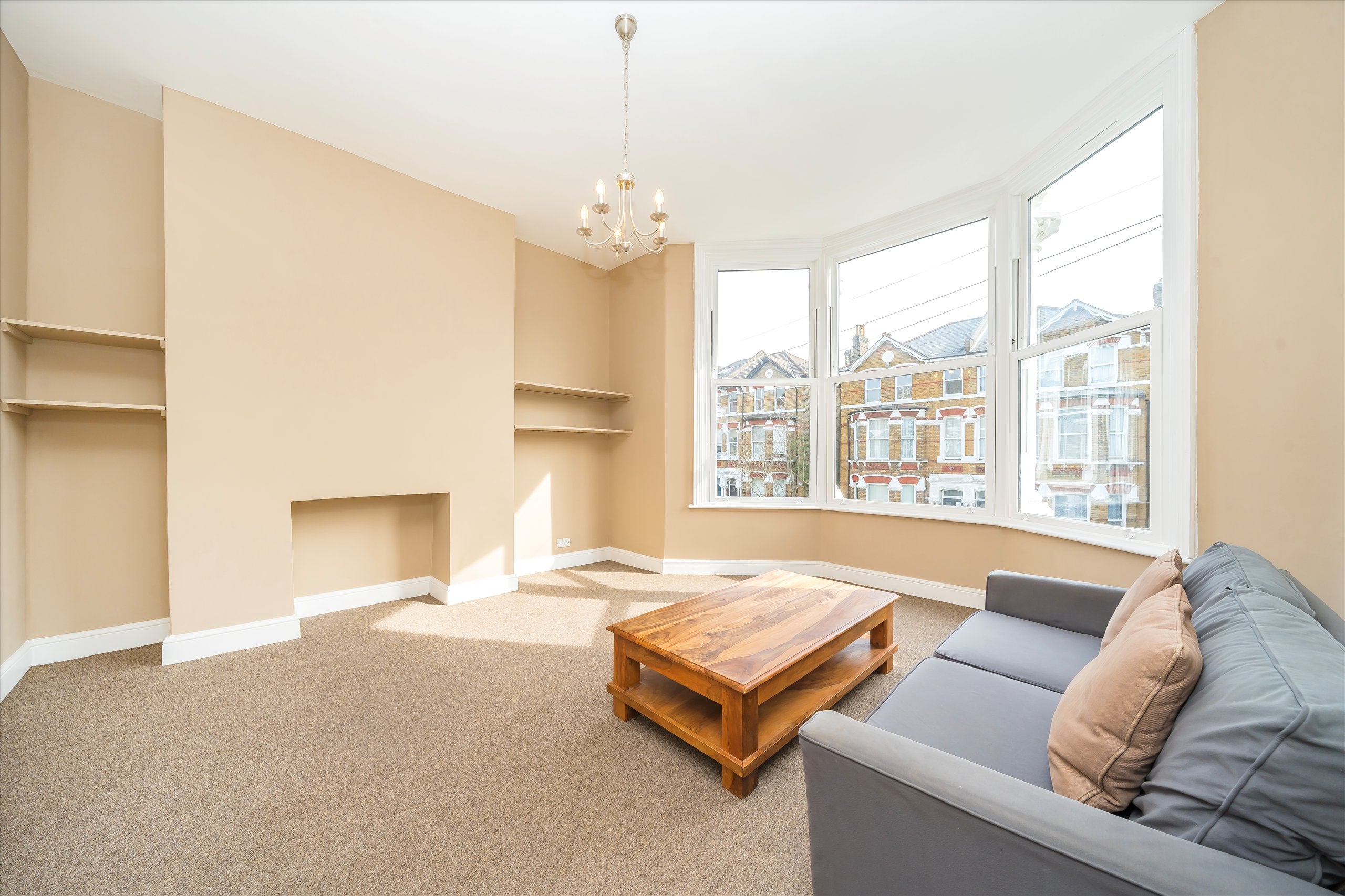 Flat Montrell Road in Greater London
