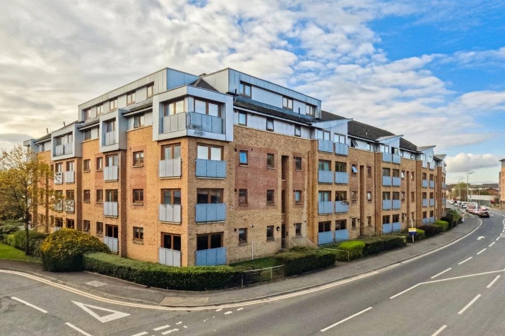 Flat Dawson Road in Glasgow