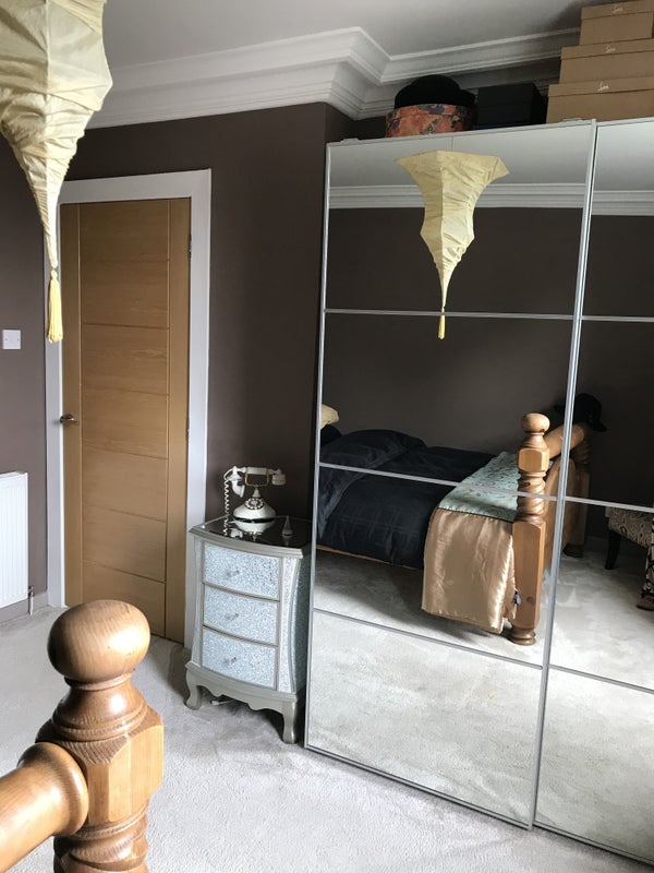 Room Gallowhill Road in Kirkintilloch