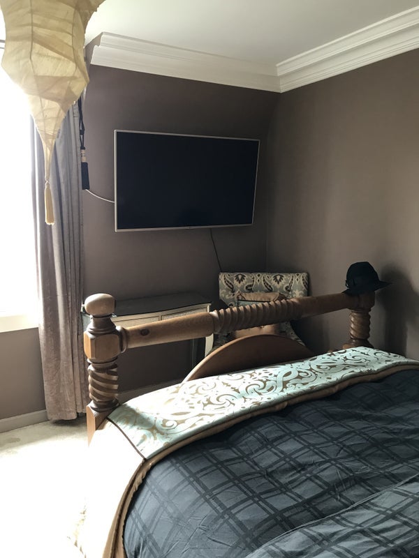 Room Gallowhill Road in Kirkintilloch