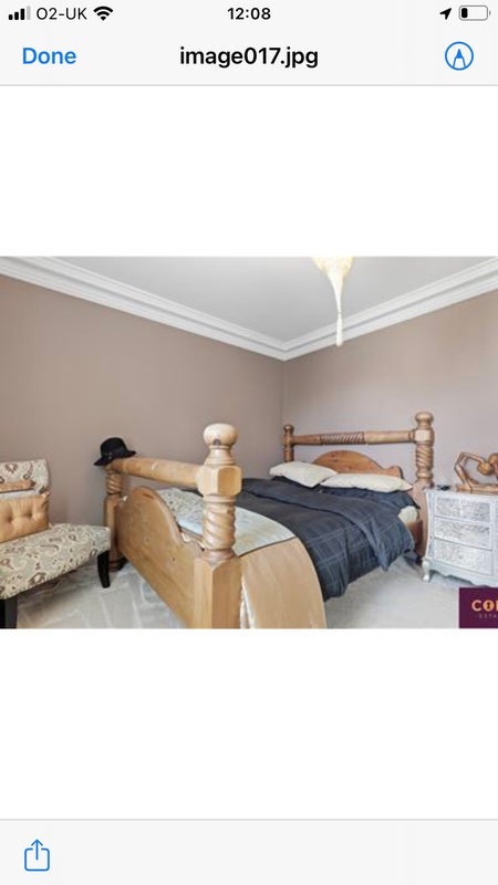 Room Gallowhill Road in Kirkintilloch