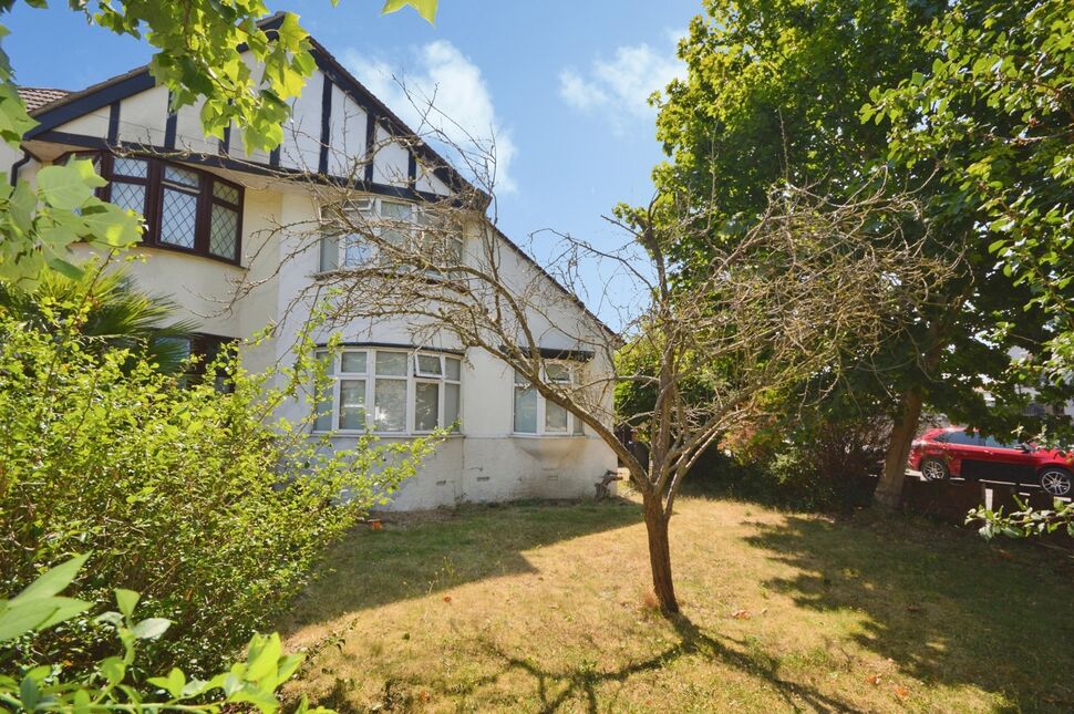 House Powder Mill Lane in Greater London